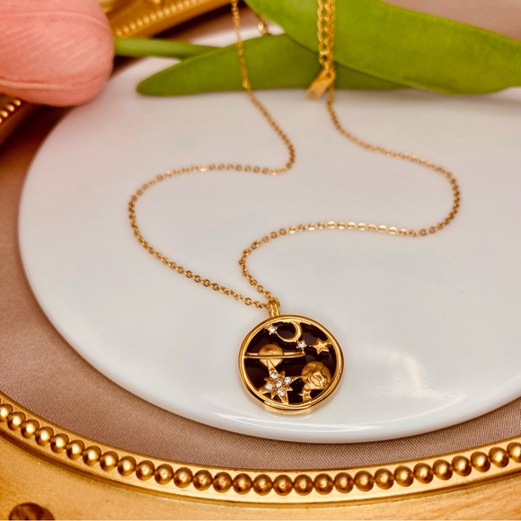 Gorgeous Black Onyx Cosmic Design Medallion Pendant Dainty Chain In Gold - Picture 6 of 9